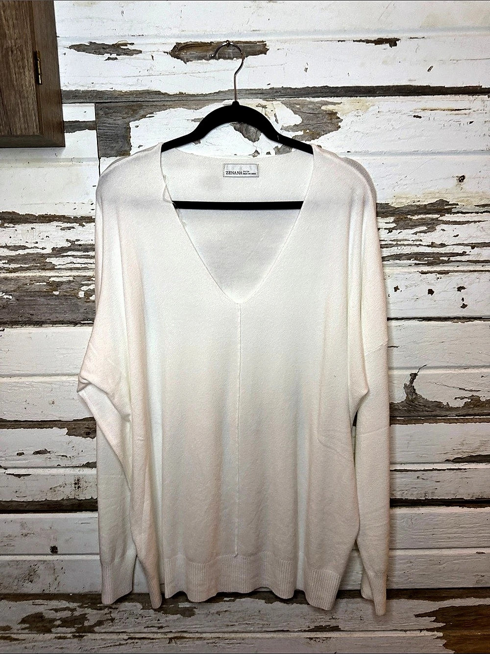 Zenana V-Neck Sweater in White Size 2X/3X Like New(68